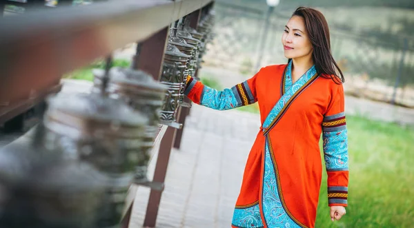 아름 다운 아시아 여성 — 스톡 사진