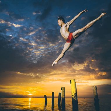 Havadaki bale dansçısı