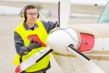 Erkek Havaalanı işçi