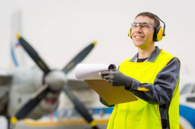 Erkek Havaalanı işçi