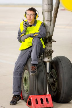 Havaalanı işçisi makinist