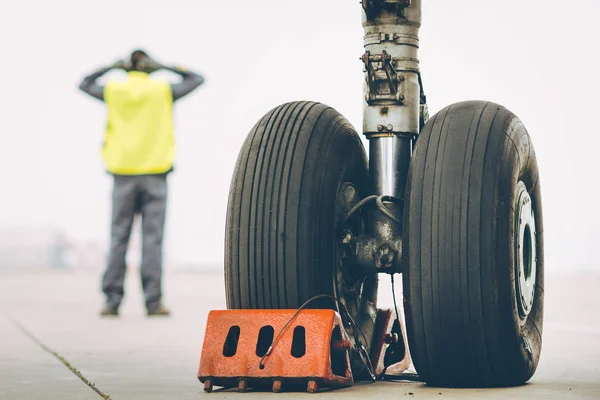 Havaalanı işçisi makinist