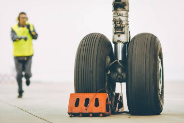 Havaalanı işçisi makinist