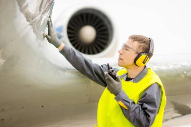 Erkek Havaalanı işçi