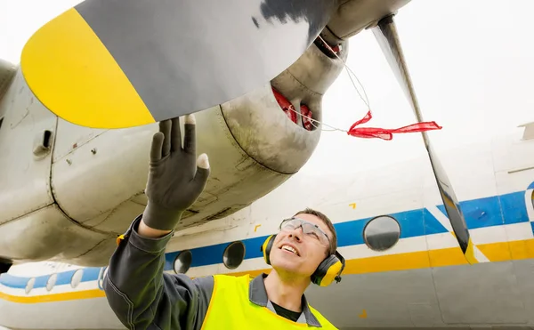 Erkek Havaalanı işçi