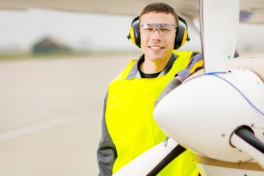 Erkek Havaalanı işçi