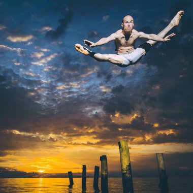 Havadaki bale dansçısı