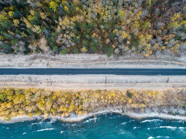 Havadan görünümü yol sahil — Stok fotoğraf