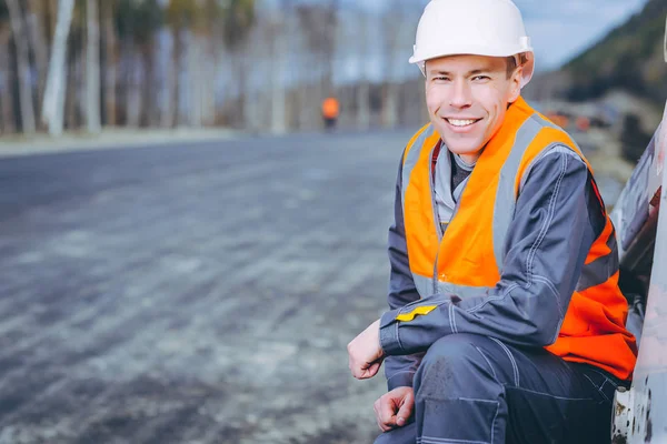 Construção de estradas masculino trabalhador — Fotografia de Stock