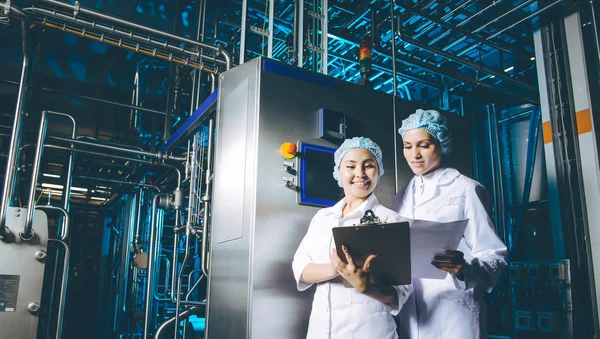 Producción de fábrica de leche — Foto de Stock