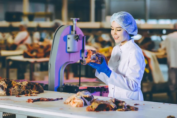 Raw meat production factory worker — Stock Photo, Image
