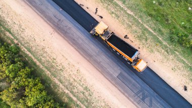 Yukarıdan yol inşaatı