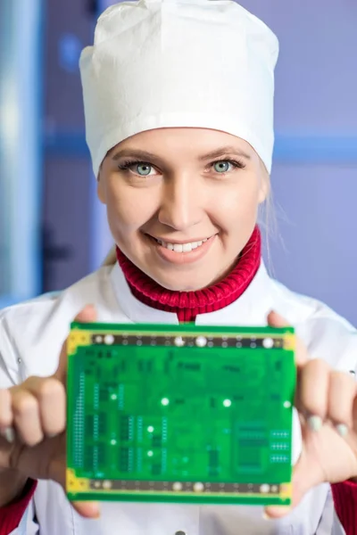 Fábrica de produção de microchips — Fotografia de Stock