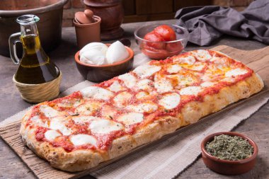 Dikdörtgen romana pizza