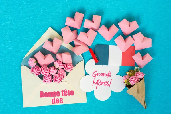 Бабуся щасливий день карту в текстом французькою мовою святкується на 5 березня — стокове фото