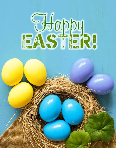 Gekleurde eieren, selectieve aandacht afbeelding. Happy Easter Card — Stockfoto