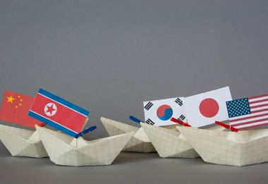 Kağıt gemi bayrakları, ABD, Çin, Kuzey Kore, Güney Kore, Japonya ve ile diğer Doğu Asya ülkeleri