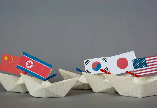 Kağıt gemi bayrakları, ABD, Çin, Kuzey Kore, Güney Kore, Japonya ve ile diğer Doğu Asya ülkeleri