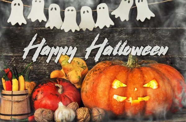 Spooky Halloween balkabağı kafa jack fener ahşap arka plan üzerinde