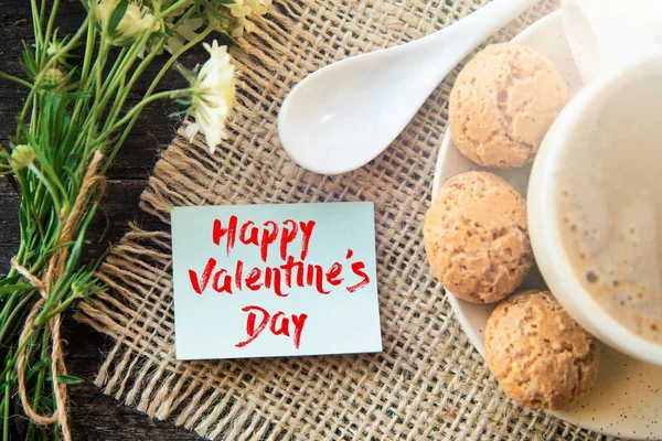 Gelukkige Valentijnskaart Koekjes Met Hart Vorm Houten Achtergrond — Stockfoto
