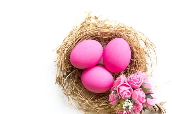 Ροζ Χρωματιστές Πασχαλινά Αυγά Φωλιά Ξύλινα Φόντο Επιλεκτικής Εστίασης Εικόνας — Φωτογραφία Αρχείου