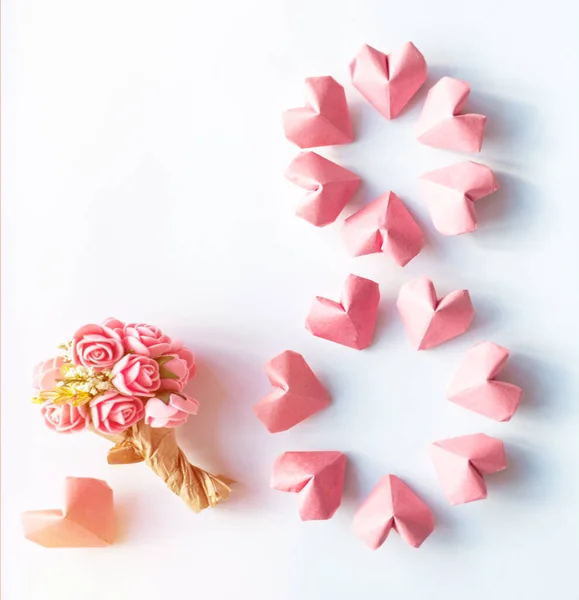 Papier Coeurs Forme Figure Huit Sur Carte Rose Doux Journée — Photo