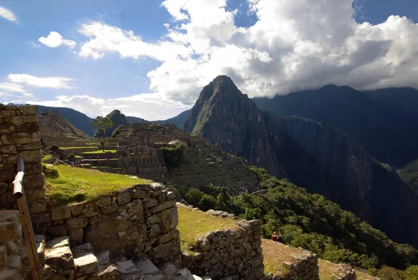 A cidade inca de Machu Picchu — Fotografia de Stock