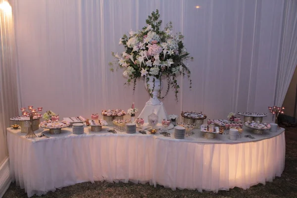 Bröllops bord och mat — Stockfoto