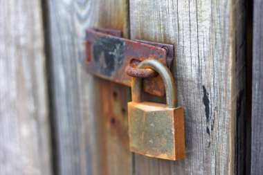 Faroe Adaları tersanesinde paslı kilit 