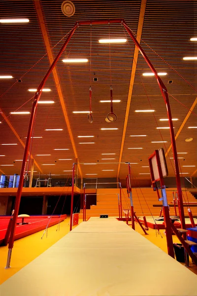 Turngeräte in einem Gymnastikzentrum — Stockfoto