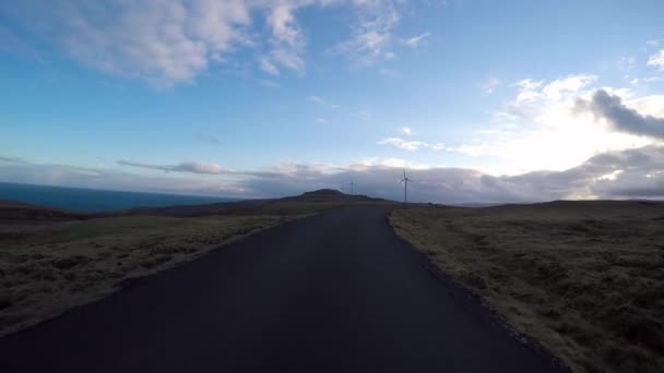 Road komage på Färöarna i Nordatlanten — Stockvideo