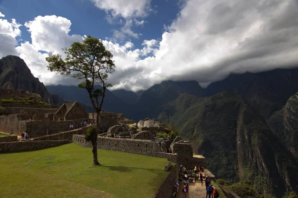 The Inca city of Machu Picchu in Peru — Stock Photo, Image