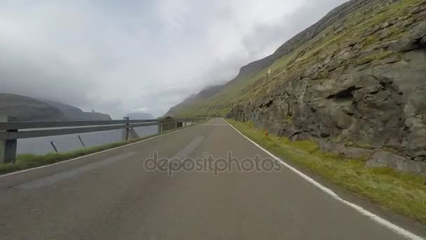 Road pensen op de Faeröer in de Noord-Atlantische Oceaan — Stockvideo