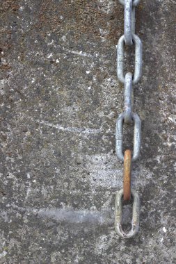 Dışarıda paslı demiri