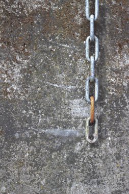 Dışarıda paslı demiri