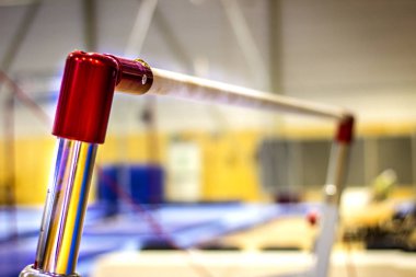 Bir spor salonu jimnastik donanımları 