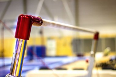 Bir spor salonu jimnastik donanımları 