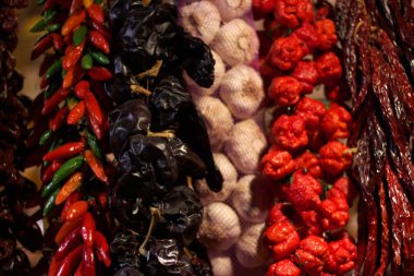 Barcelona'da bir pazarda gıda 