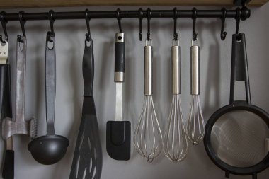 Bir dairede mutfak aksesuarları 