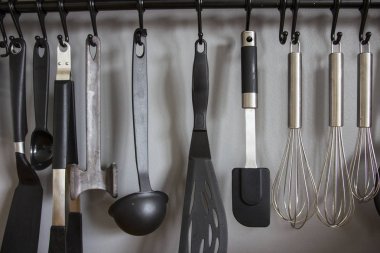 Bir dairede mutfak aksesuarları 