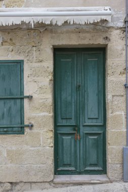 Malta 'daki Mdina kalesinde eski bir kapı.