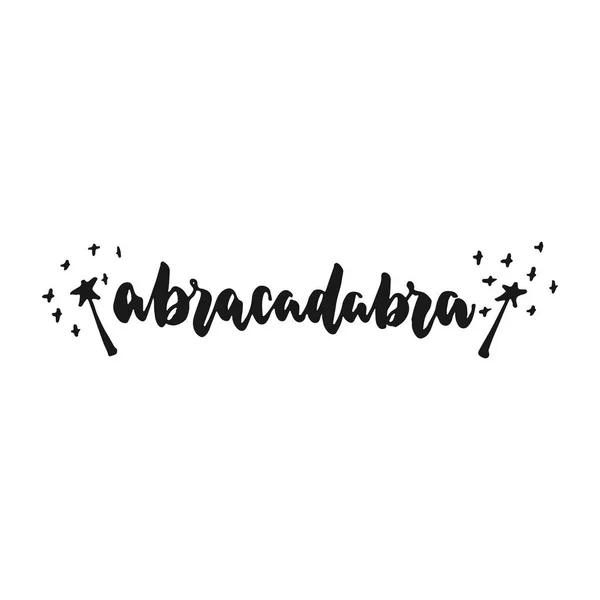 Abracadabra - frase de letras dibujada a mano aislada sobre el fondo blanco. Divertida inscripción de tinta de pincel para superposiciones de fotos, tarjeta de felicitación o impresión, diseño de póster . — Vector de stock