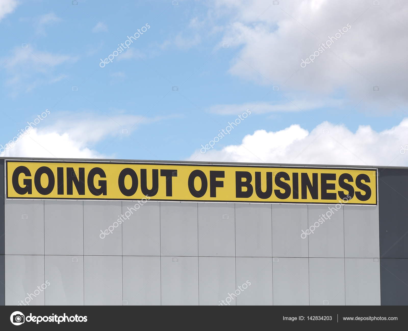 Going out of business sign — Stock Photo © Stringer_Image 142834203