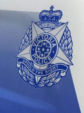 Bir polis arabası Victoria polis iz