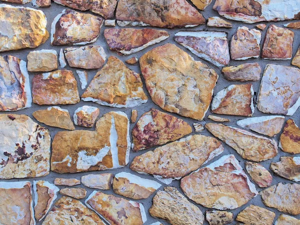 Груба цегляна стіна землі та кам'яних цеглин — стокове фото