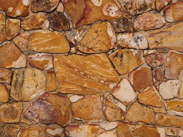 Груба цегляна стіна землі та кам'яних цеглин — стокове фото