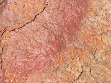 Kırmızı kaya yüzeyi