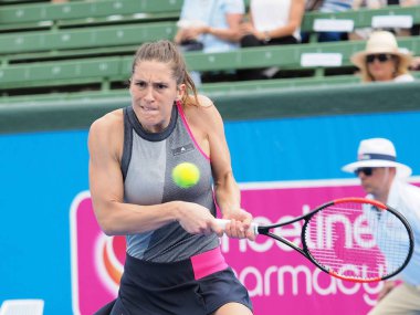 Melbourne, Avustralya - 9 Ocak 2018: Tenis oyuncusu Andrea Petkoviç Avustralya Açık'Kooyong klasik sergi turnuva için hazırlanıyor 