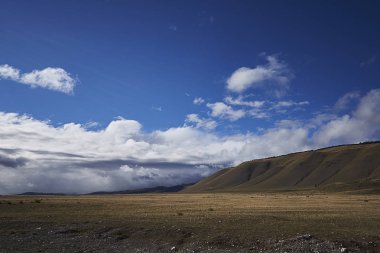 Dağlarda yaz aylarında doğa güzel.