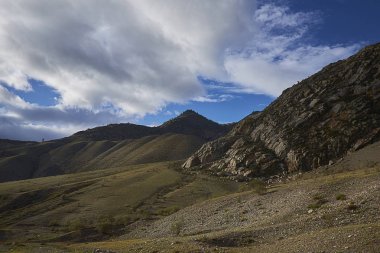 Dağlarda yaz aylarında doğa güzel.
